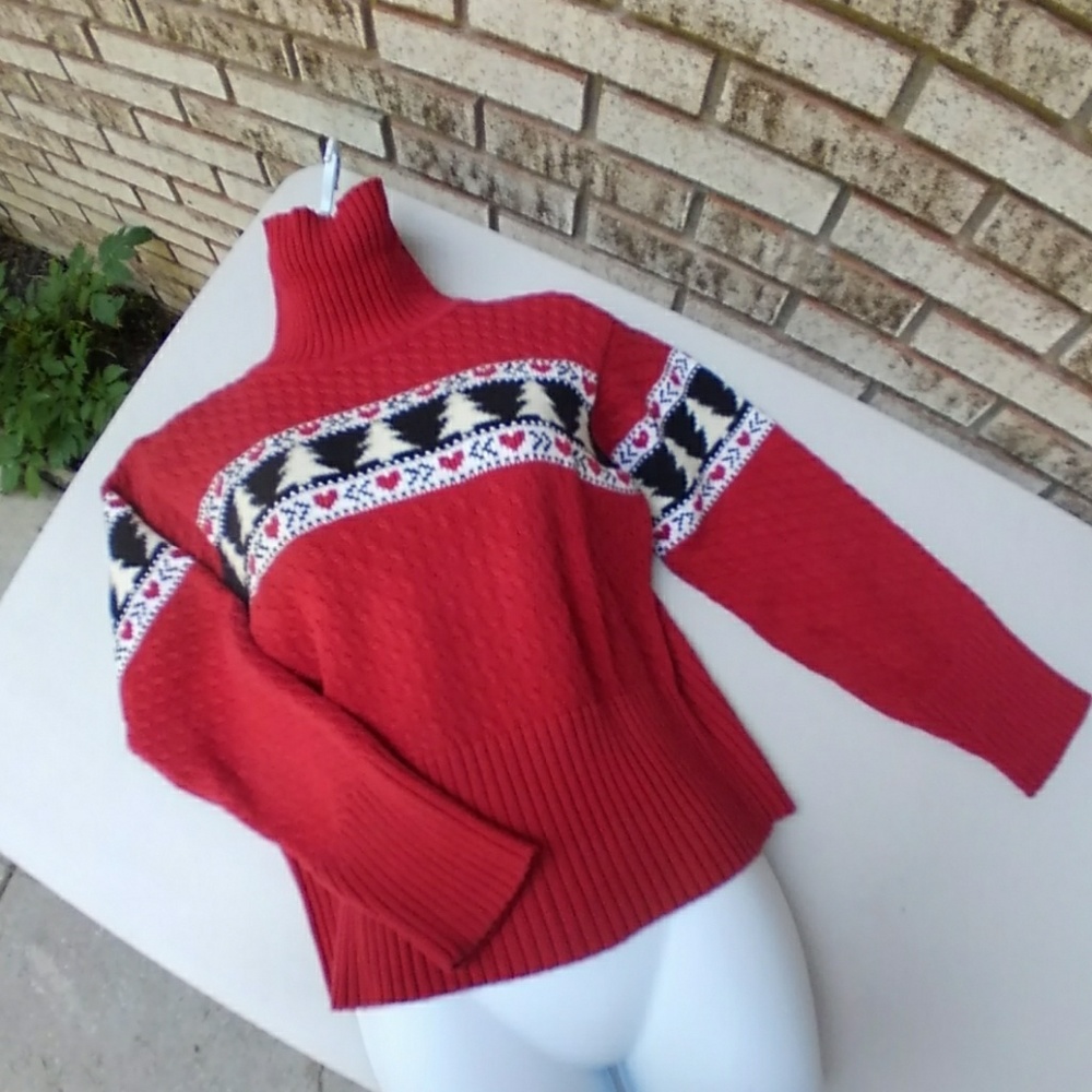 Rare Marisa Christina winter sweater - hardly worn and in excellent shape